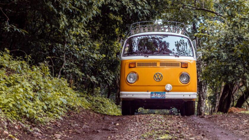 gelber VW Bus